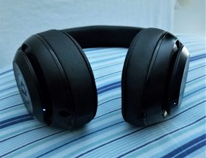 Beats Studio Wireless Over-Ear Headphone - A Peek Inside