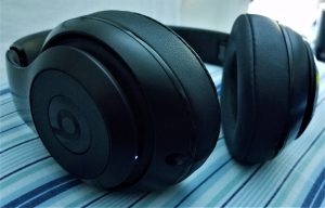 Beats Studio Wireless Over-Ear Headphone - A Peek Inside