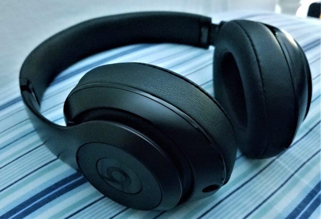 Beats Studio Wireless Over-Ear Headphone Review- A Peek Inside