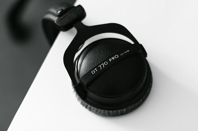 Beyerdynamic DT 770 Pro - What Is Headphone Clamp?